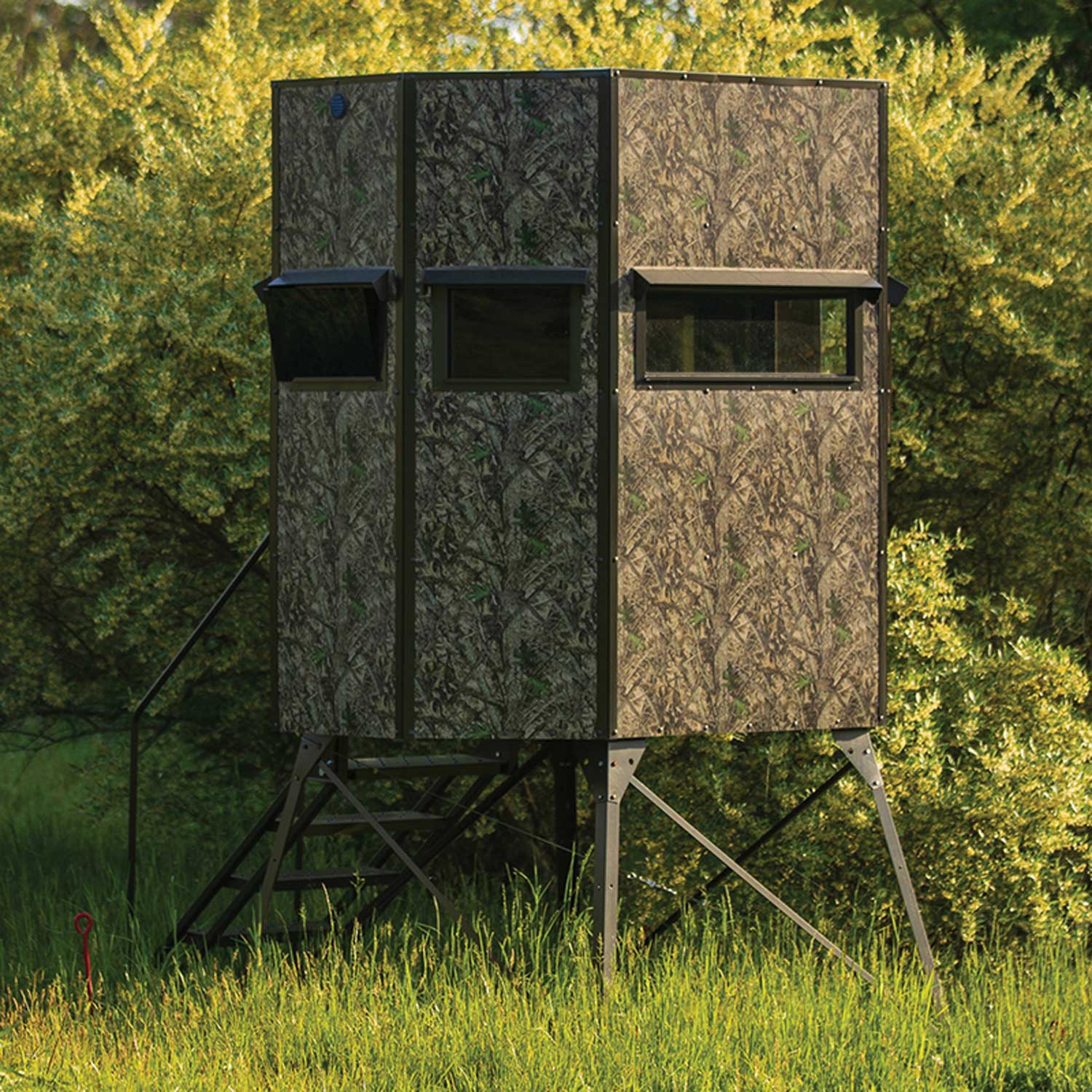 G74R: Texas Hunter Wrangler Rifle Octagon Shaped Camo Aluminum 5' x 7' Deer Blind with 4' Tower and Full Door, Stairs and Handrails