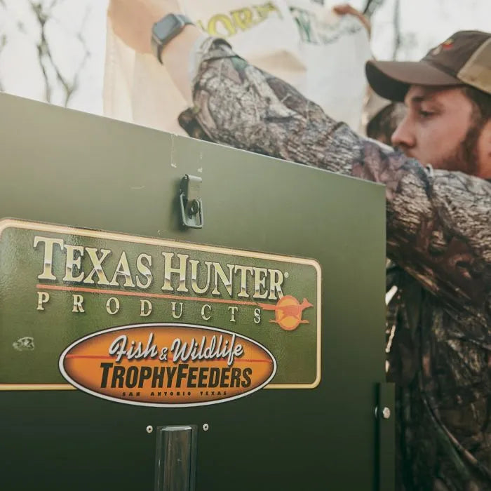 Texas Hunter 300 lb. Trophy Deer Feeder with 4 Foot Legs