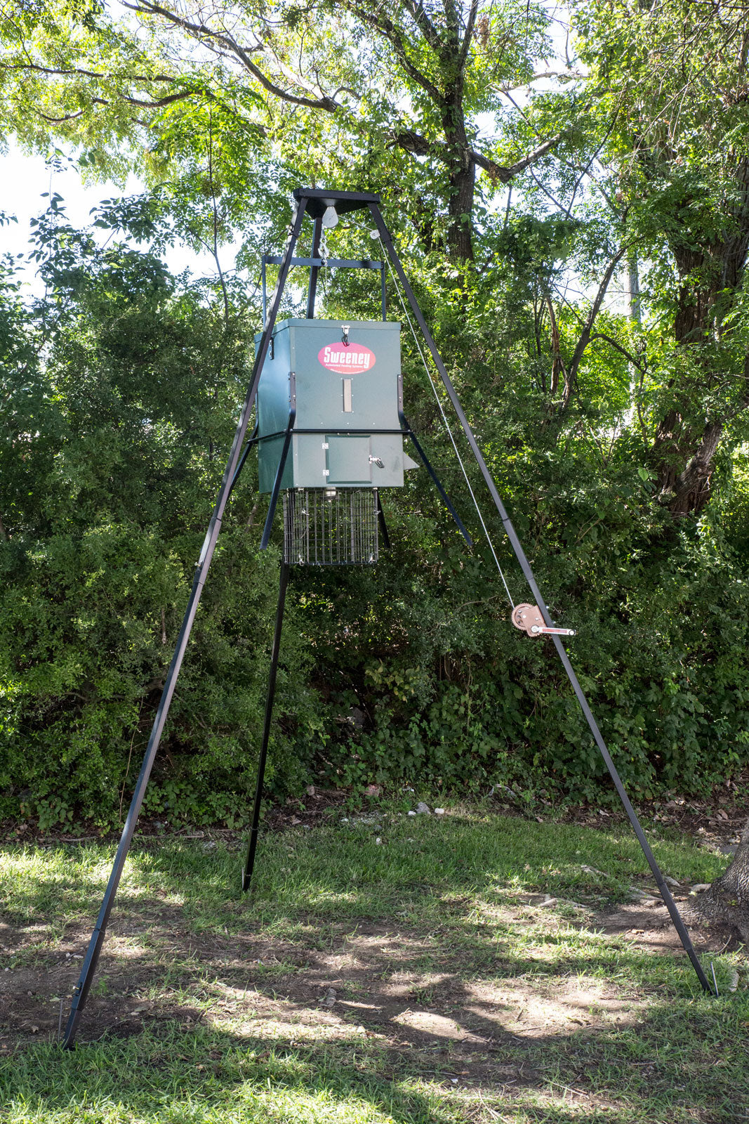 Sweeney Feeders - Wildlife & Deer Scatter Feeder - 300lb Capacity - Complete Tripod Setup