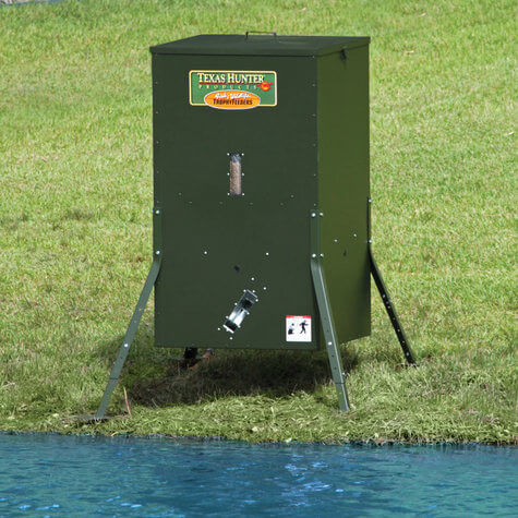 DF425AL: Texas Hunter 250 lb. Lake & Pond  Directional Fish Feeder with Adjustable Legs