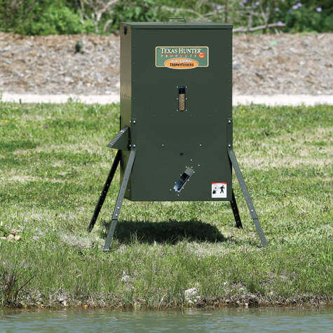 DF425AL: Texas Hunter 250 lb. Lake & Pond  Directional Fish Feeder with Adjustable Legs