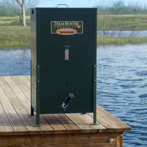 Texas Hunter 250 lb. Lake Pond Directional Fish Feeder with Straight Outdoors For Less